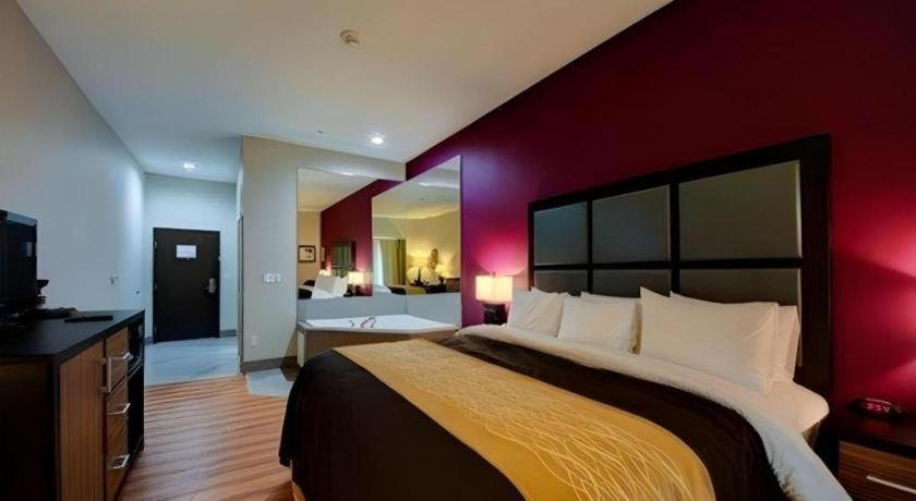 Comfort & Tulsa I-44 West - Rt 66 2* Oakhurst